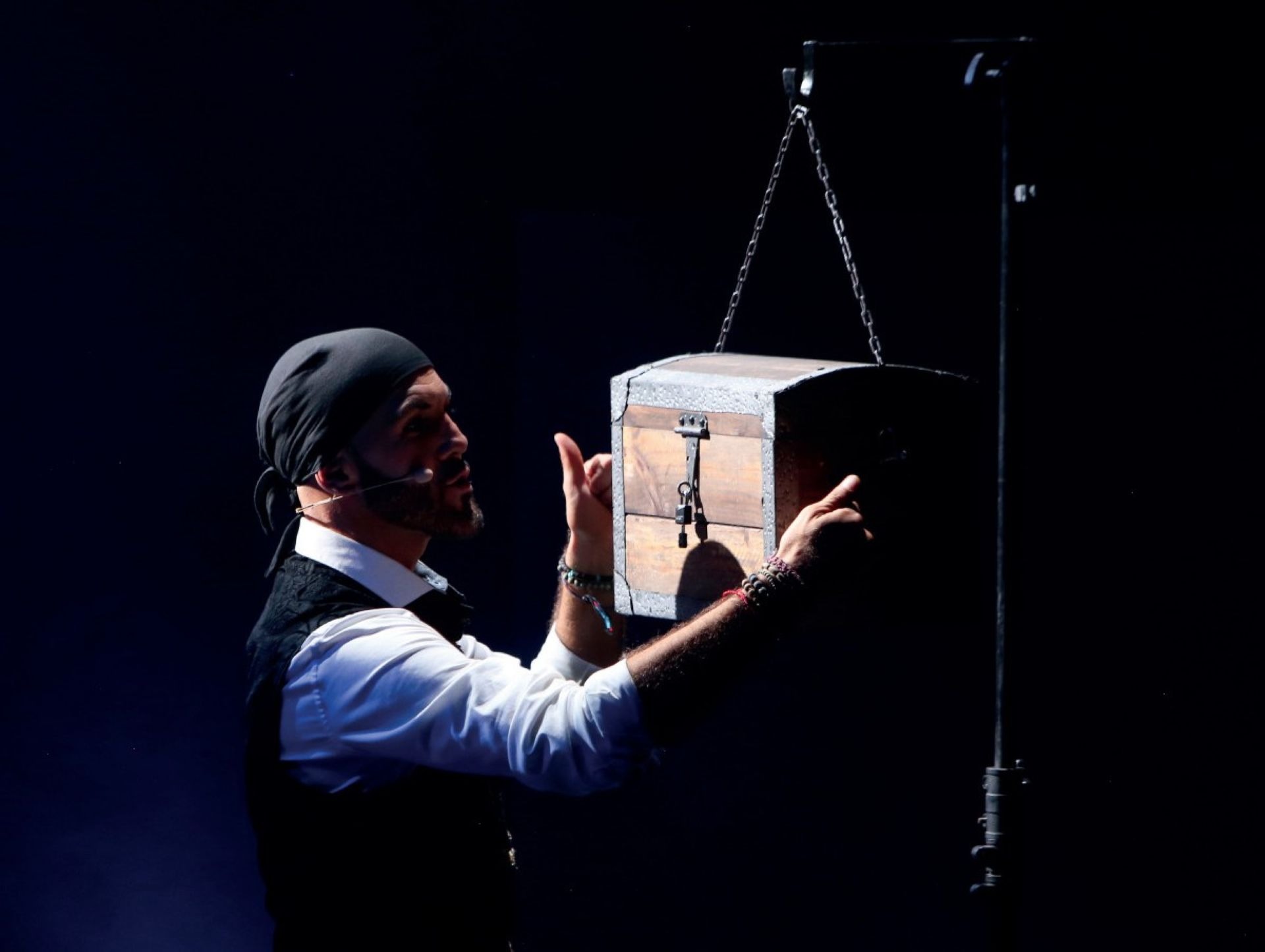 Au Théâtre :