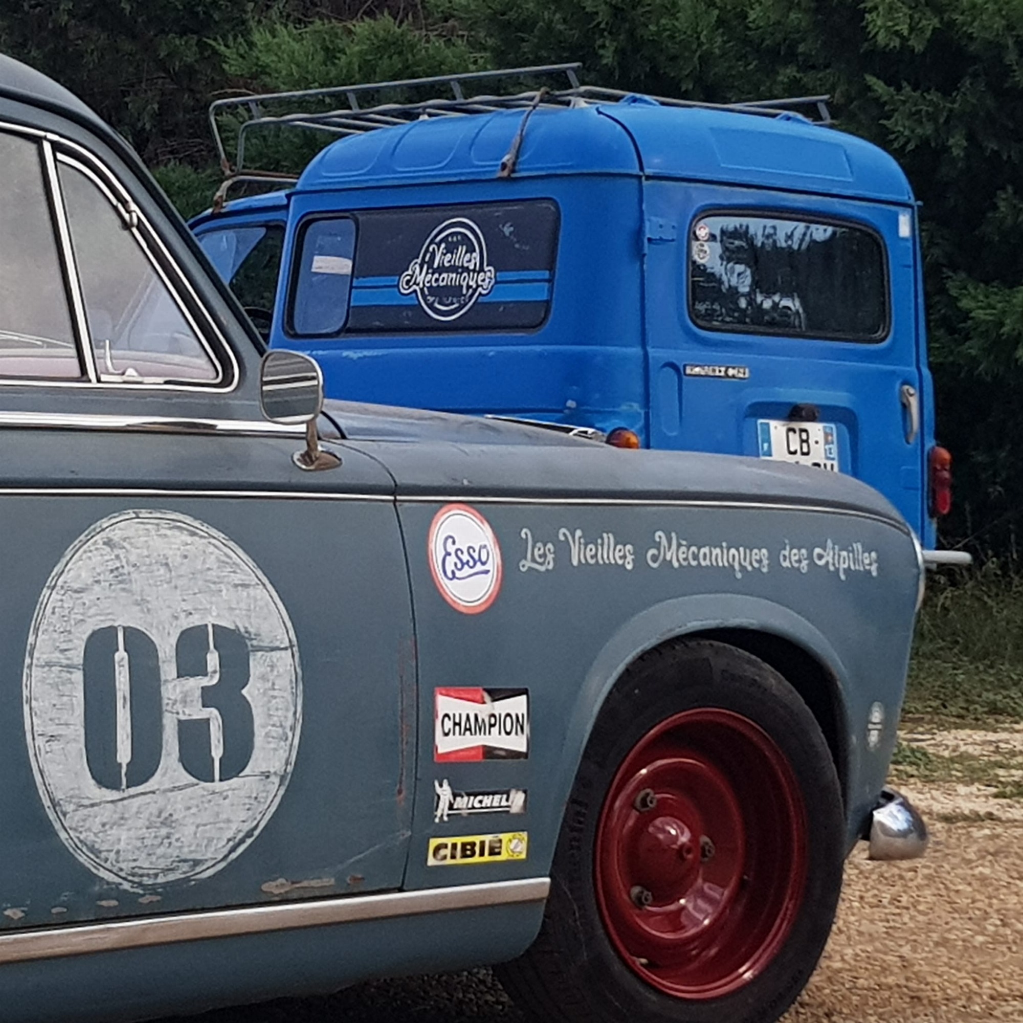Rassemblement de véhicules vintage_Saint-Martin-de-Crau